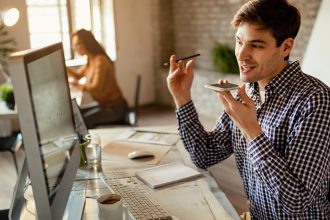 Portage salarial ou micro-entreprise : comment choisir son statut quand on se lance en freelance ?